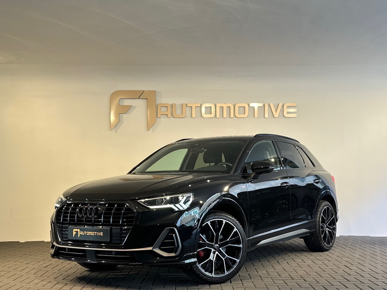 Audi Q3 - 35 TFSI S Line edition one Keyless|Stoelen Elektrisch - AutoWereld.nl