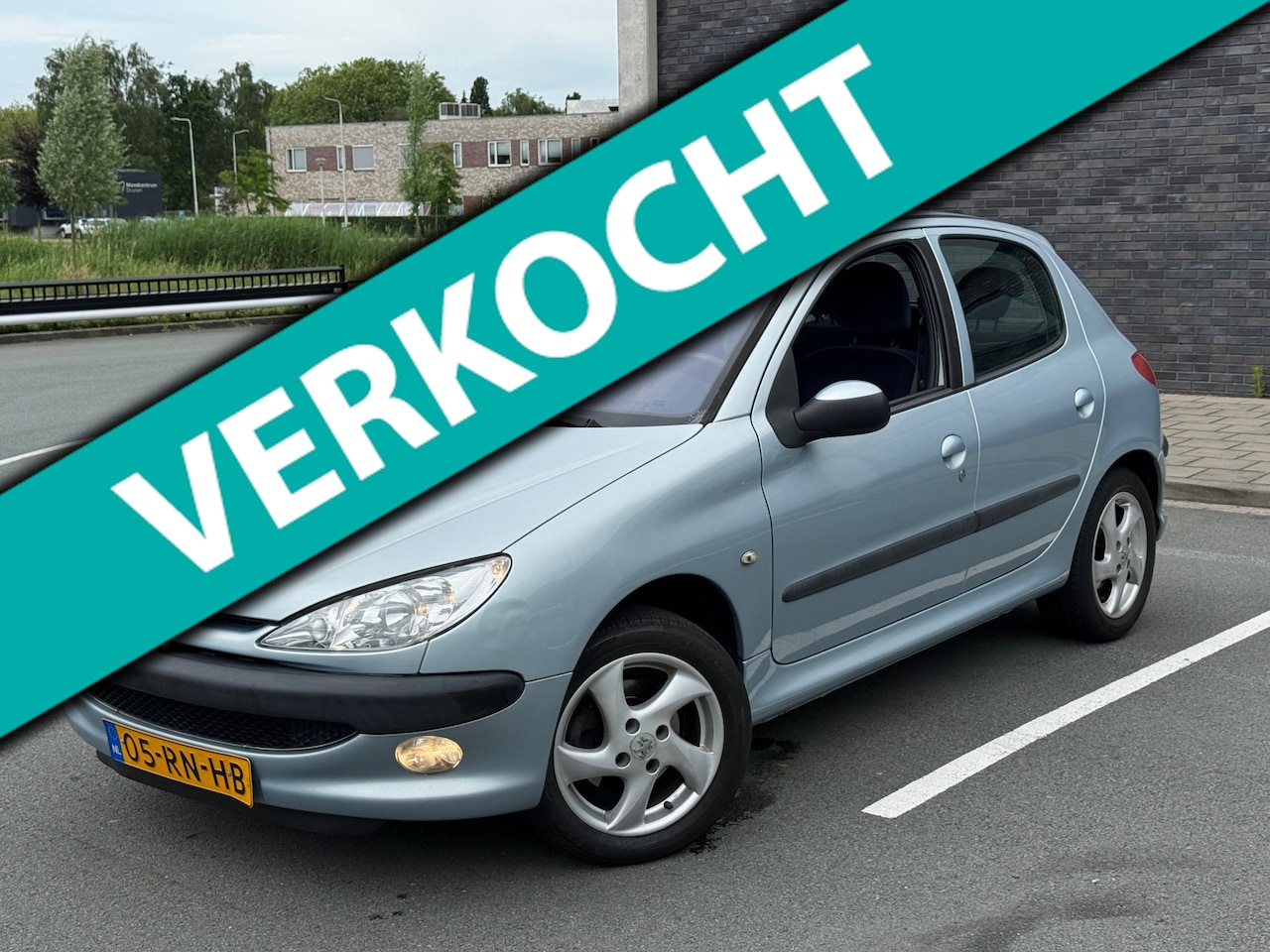 Peugeot 206 - 1.6-16V Gentry | Autom. | CarPlay/Android | APK Nieuw | Airco | Lage KM - AutoWereld.nl