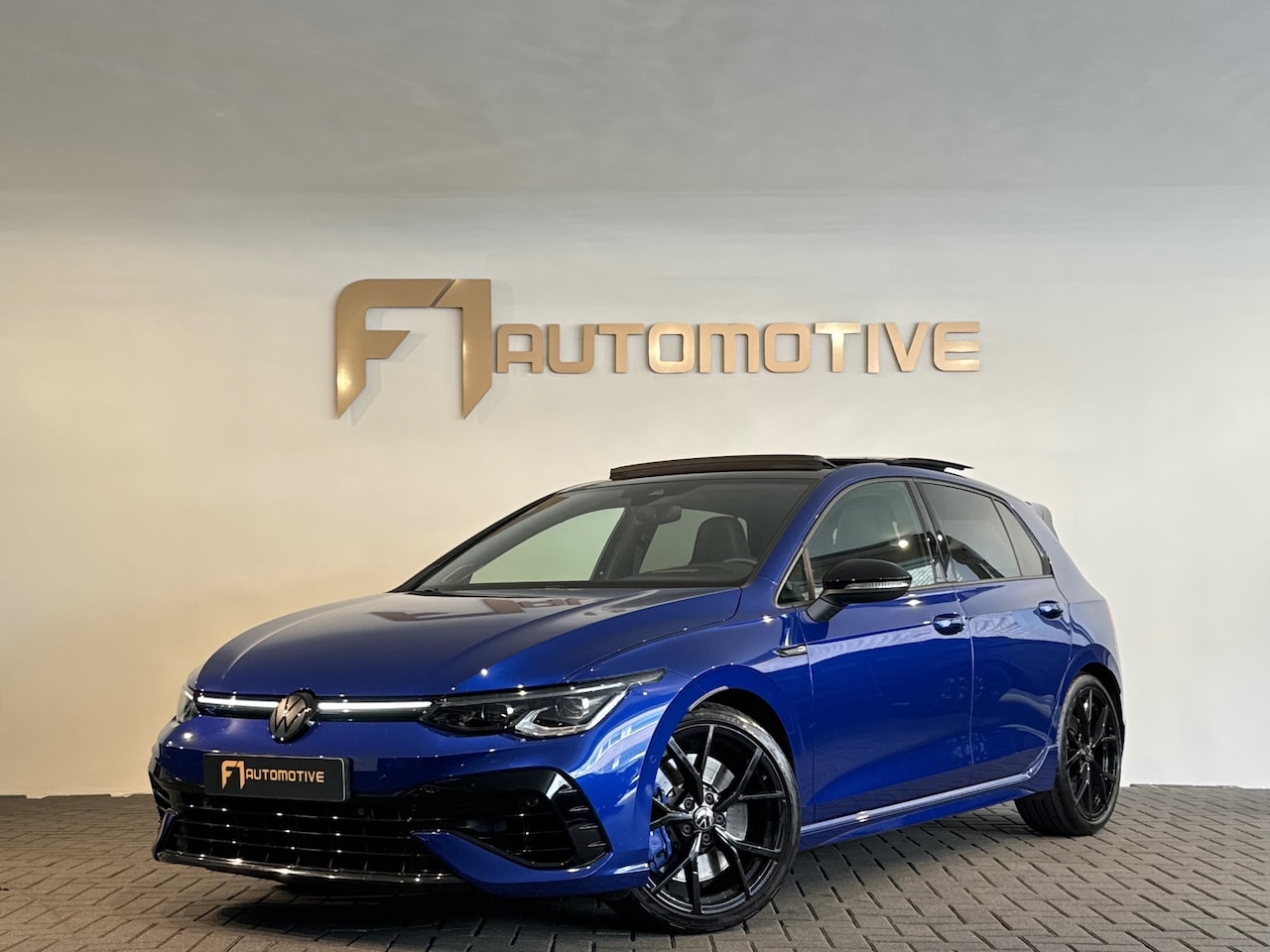 Volkswagen Golf - 2.0 TSI 4M R Performance Pano|Akrapovic|Memory - AutoWereld.nl