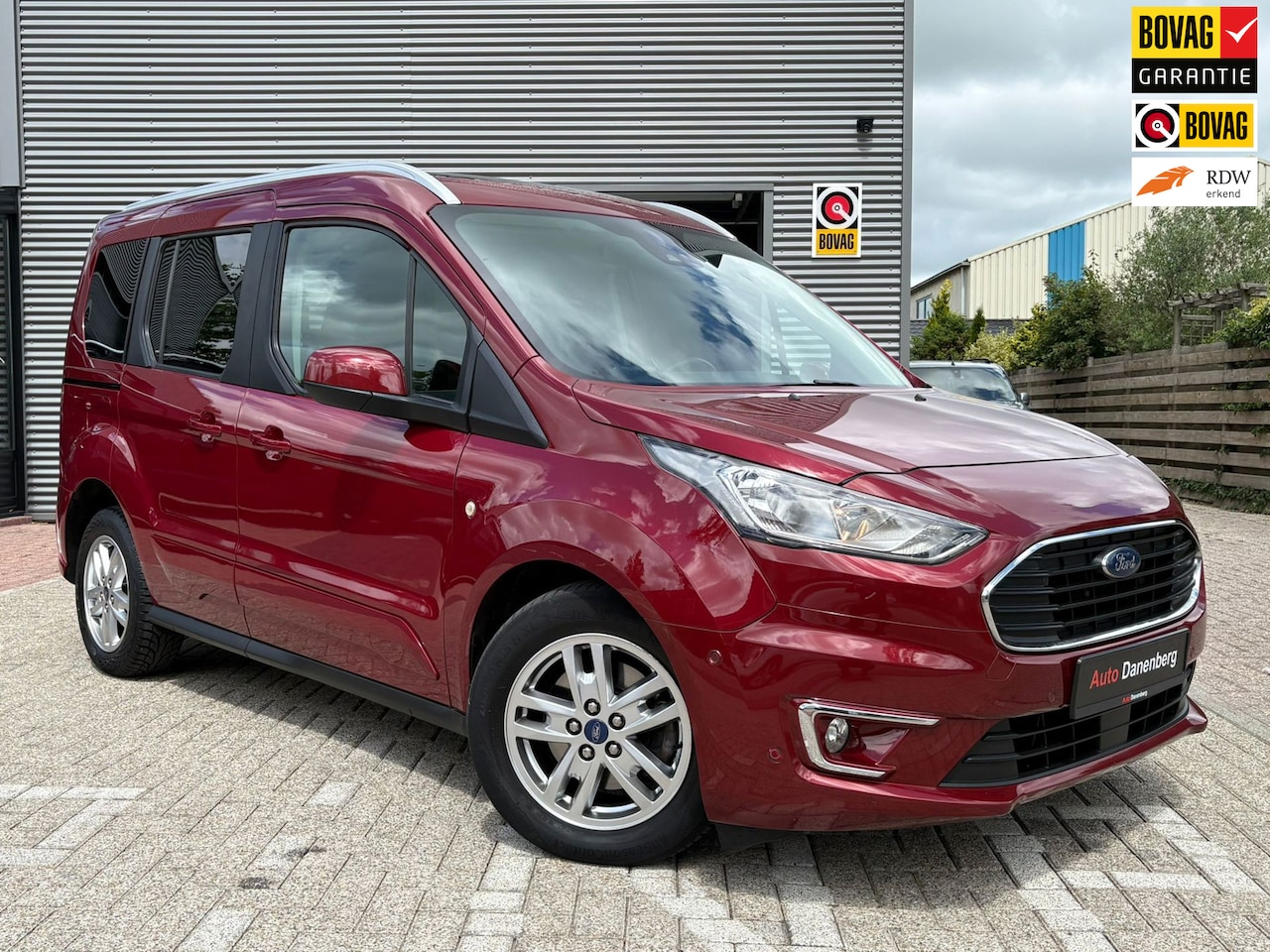 Ford Tourneo Connect - 1.0 Titanium MPV! CAMERA,GARANTIE,PANO, - AutoWereld.nl