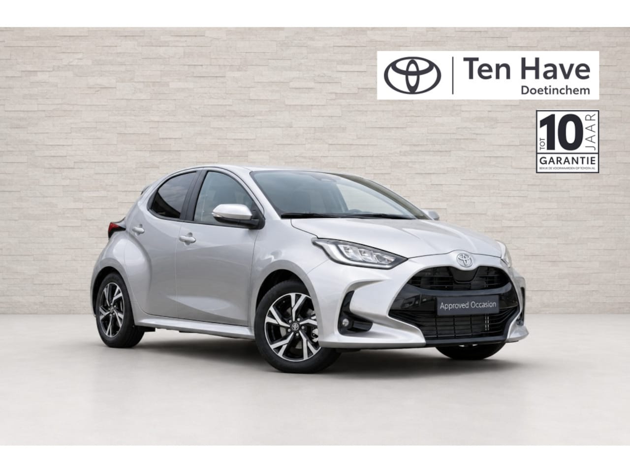 Toyota Yaris - 1.5 Hybrid 115 First Edition Automaat | Apple Carplay / Androi - AutoWereld.nl