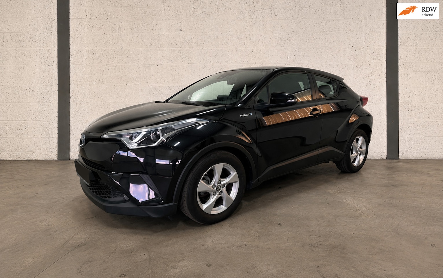 Toyota C-HR - 1.8 Hybrid Navi|Carplay|Camera|Cruise|Dealer Onderhouden !! - AutoWereld.nl