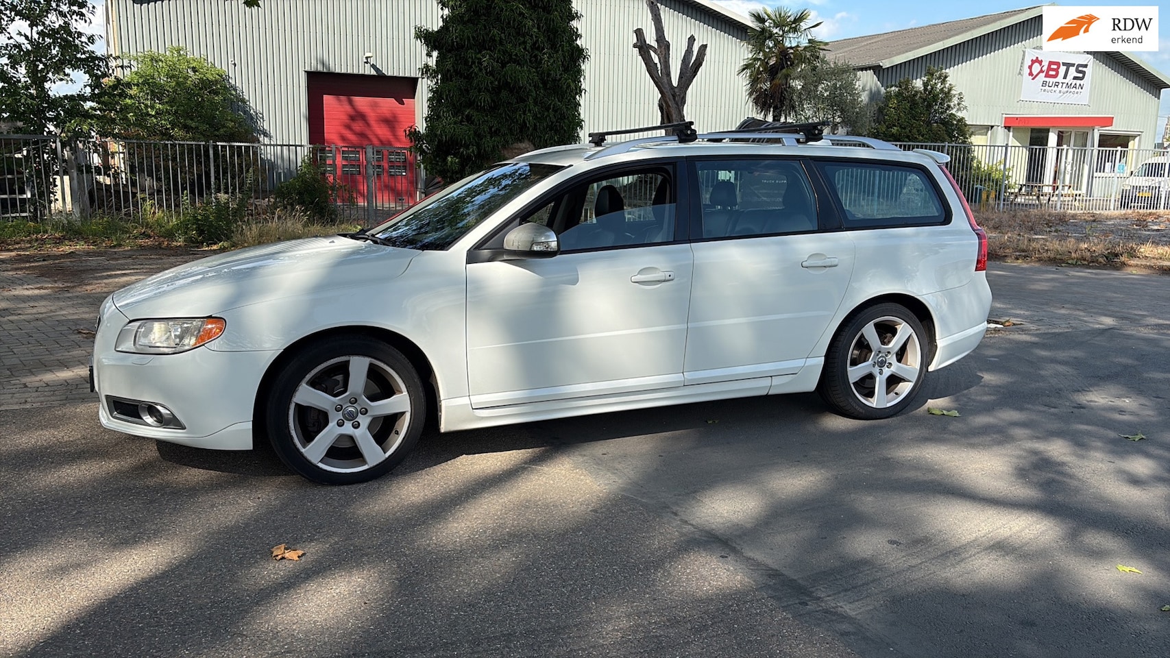 Volvo V70 - 2.0T R-Edition 2.0T R-Edition - AutoWereld.nl