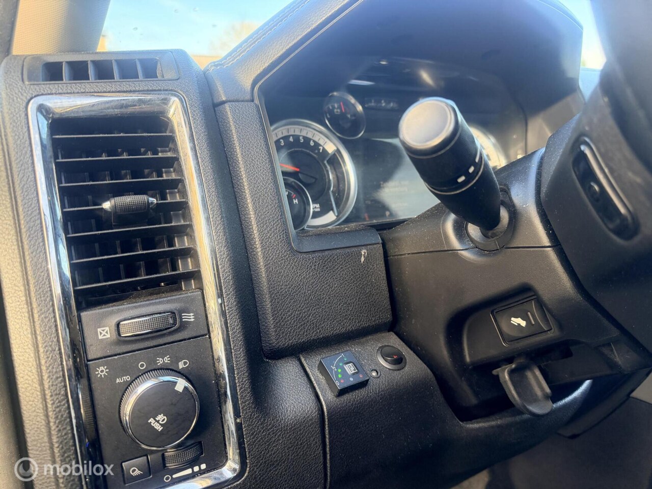 Dodge Ram 1500 - 5.7 V8 4x4 Crew Cab 5'7 Sport 3 inch verhoogd | Zeer goed onderhouden