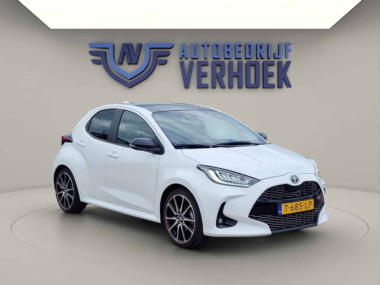 Toyota Yaris - 1.5 Hybrid GR Sport NL Auto - Panodak - JBL Audio - AutoWereld.nl
