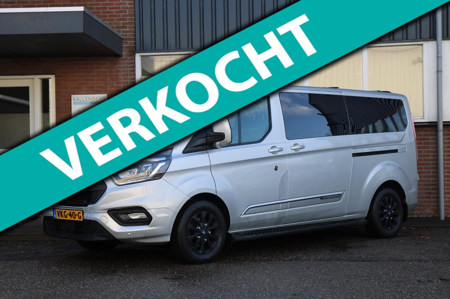 Ford Transit Custom - 320 2.0 TDCI L2H1 Platinum Edition DC / Automaat 130PK / BOM VOL - AutoWereld.nl