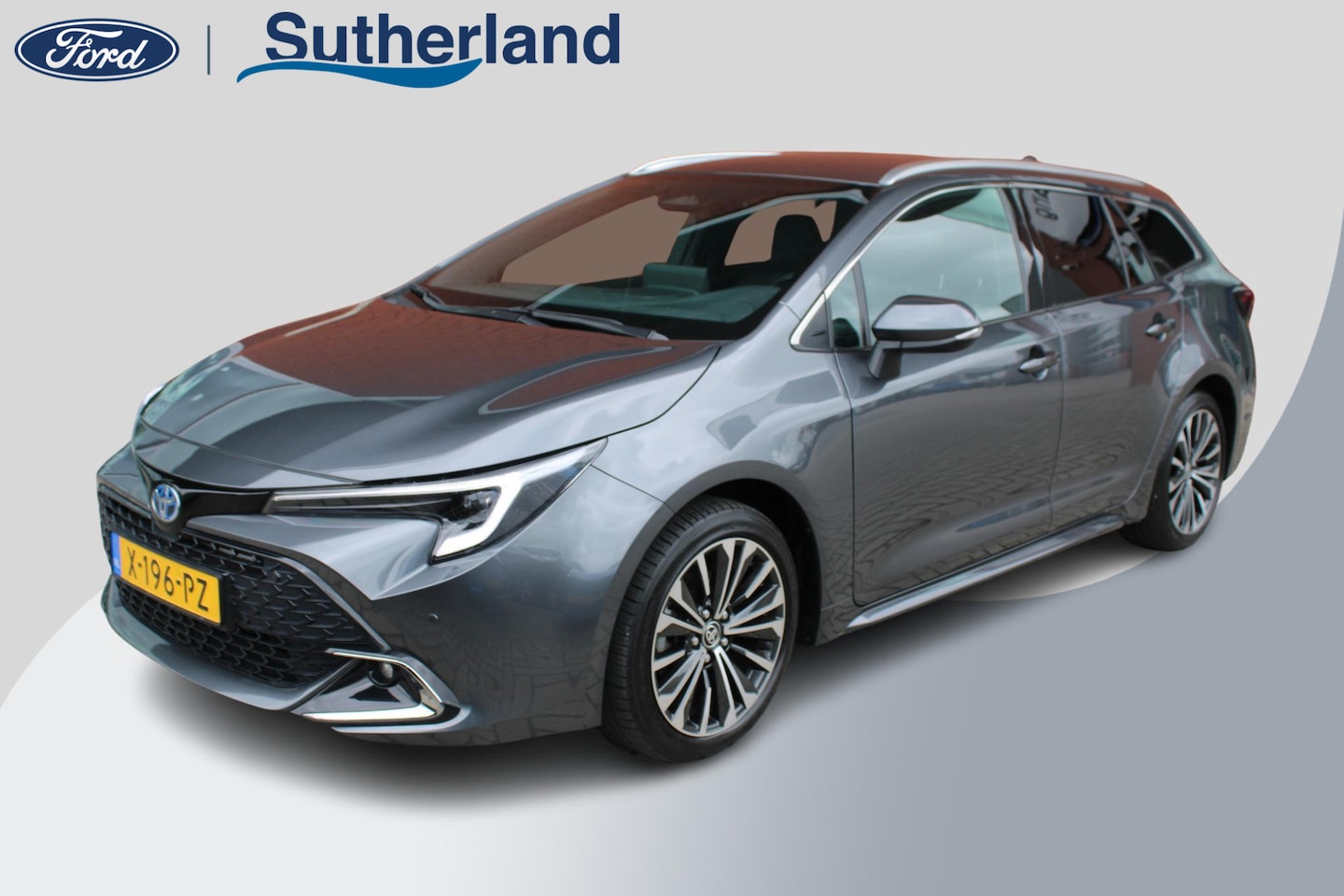 Toyota Corolla Touring Sports - 1.8 Hybrid First Edition | Trekhaak | Adaptieve Cruise Control | Stoelverwarming | 17 Inch - AutoWereld.nl