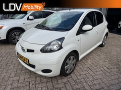 Toyota Aygo - 1.0-12V Dynamic Navigator / Airco / Elek ramen / Navigatie / Documentatie en boekjes aanwe