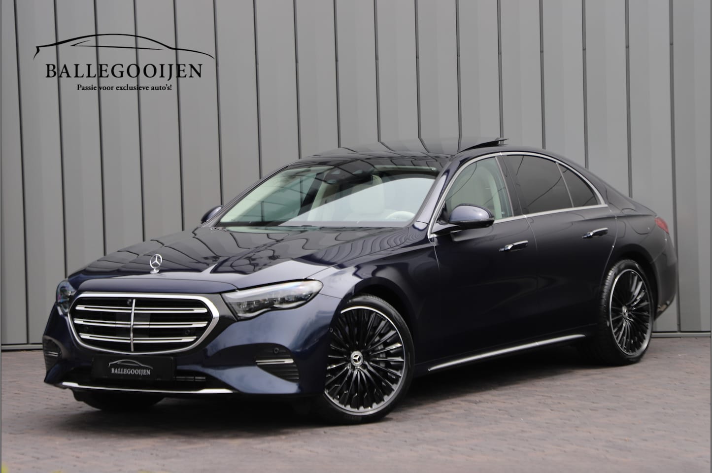 Mercedes-Benz E-klasse - 300e Exclusive Line | 313PK | Luchtvering | Achterasbesturing | Massage | Head-up | Burmes - AutoWereld.nl