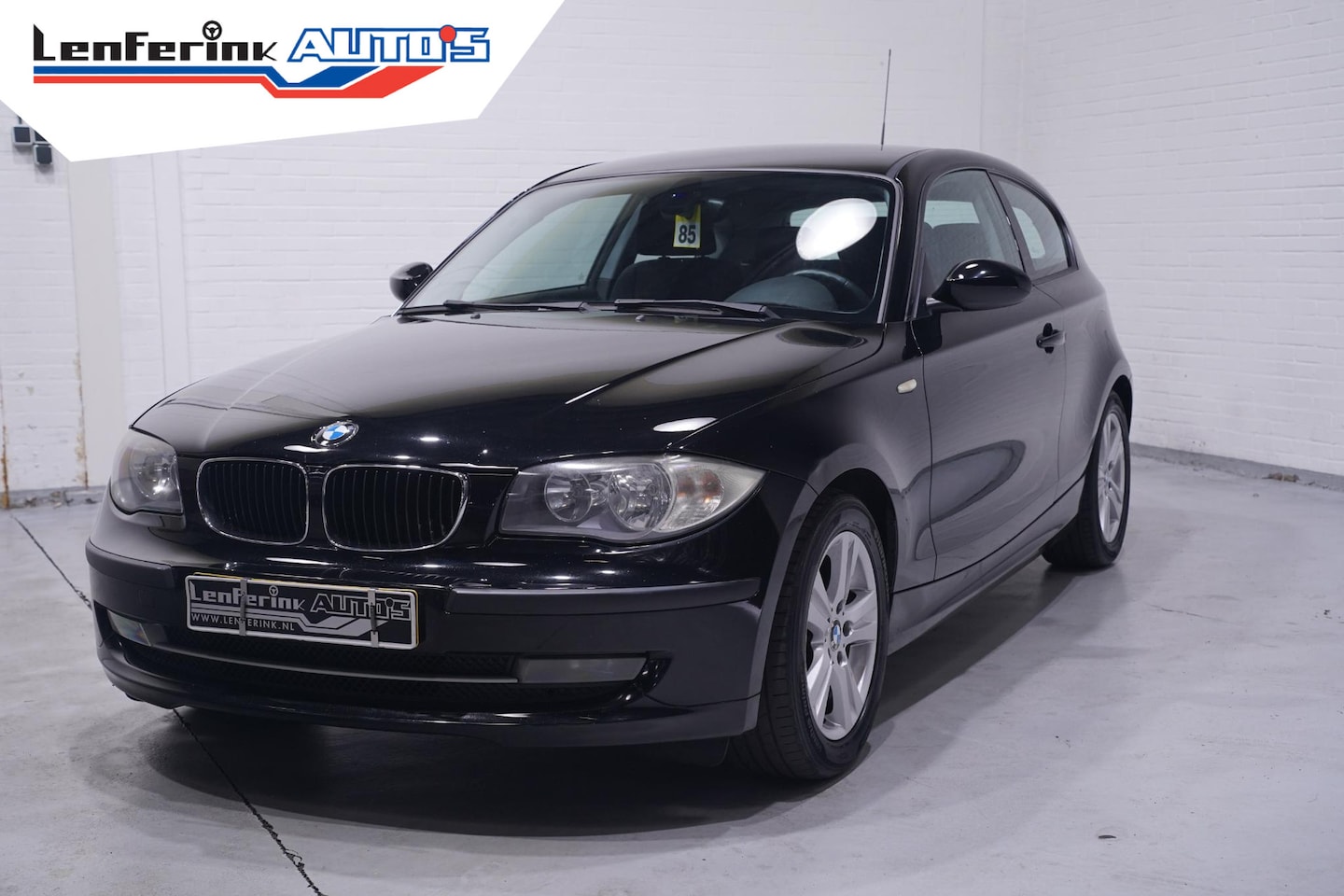 BMW 1-serie - 116i Business Line airco sportstoelen stuurbediening stereo 16"-lmv regensensor - AutoWereld.nl