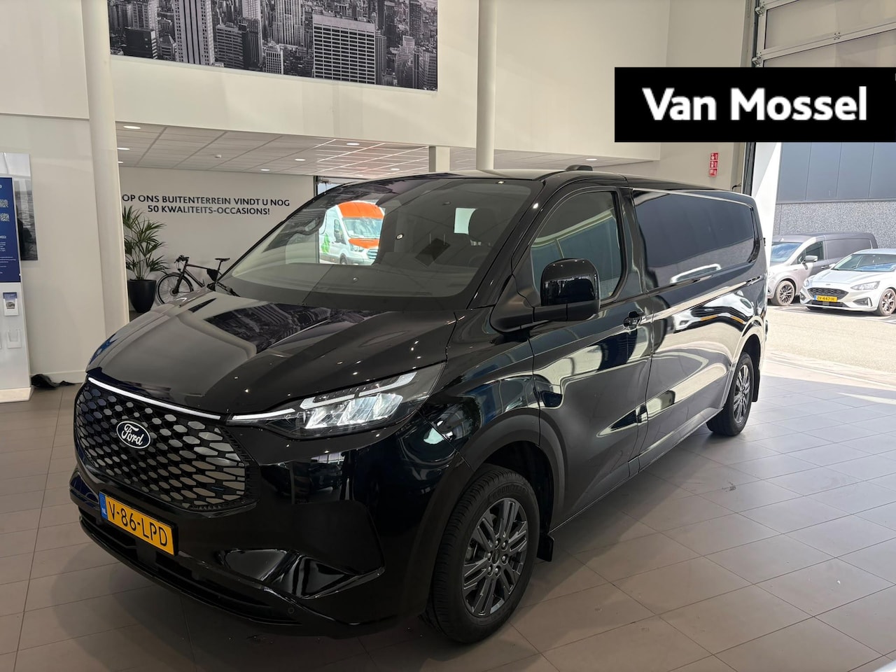 Ford E-Transit Cust. - 320 L2H1 Limited 65 kWh CAMERA | APPLE CARPLAY | STOEL - STUUR - VOORRUIT VERWARMING | TRE - AutoWereld.nl