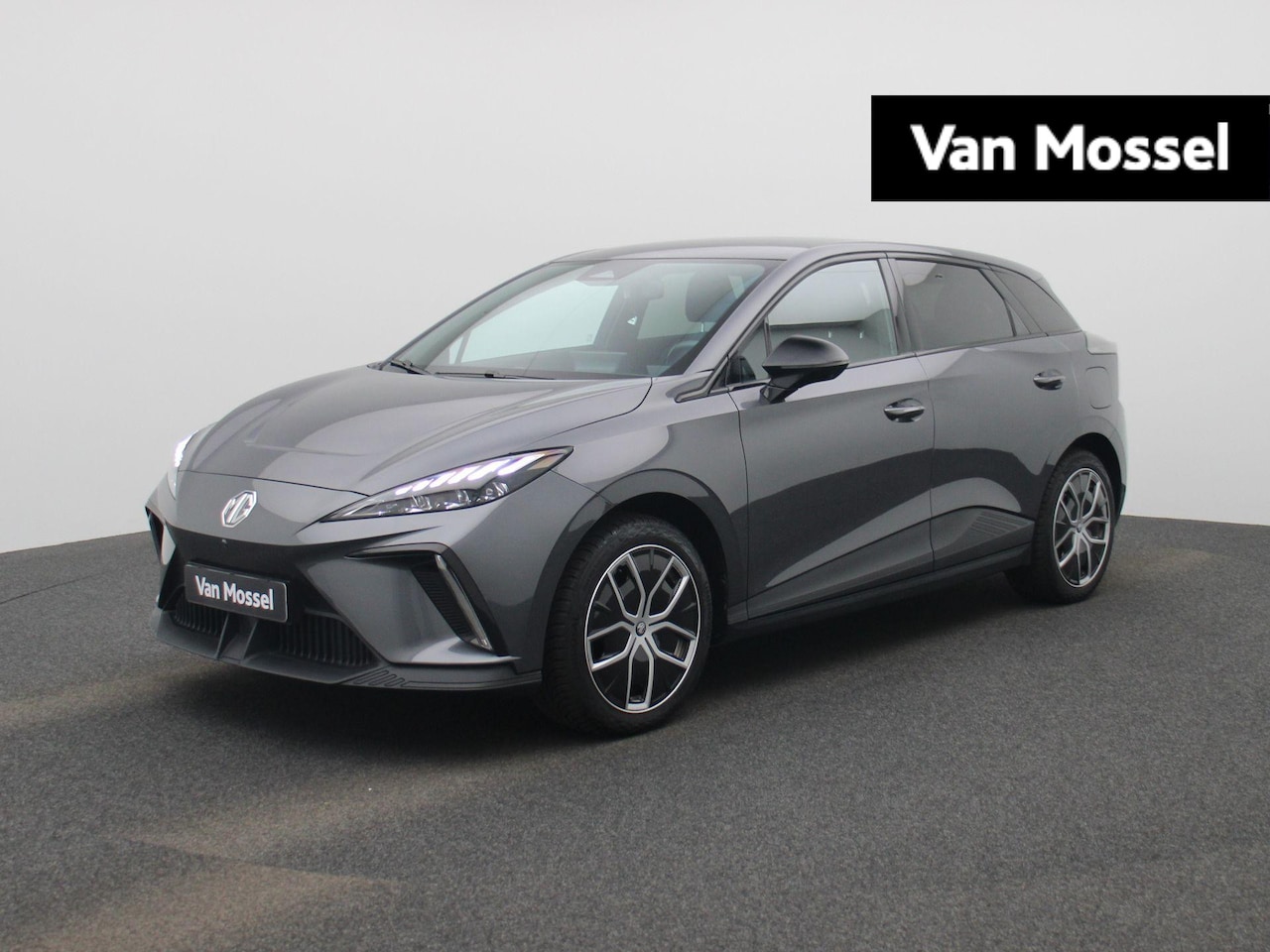 MG MG4 - 64 kWh Luxury | Navi | Camera | Led Koplampen | Apple Carplay | Keyless Entry & Go | - AutoWereld.nl