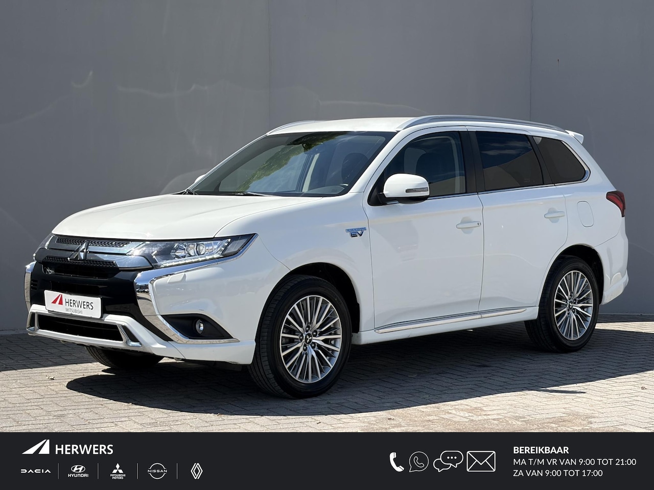 Mitsubishi Outlander - 2.4 PHEV Intense+ / 8 jaar Garantie / Afneembare Trekhaak 1.500 KG Trekgewicht / Dealer On - AutoWereld.nl