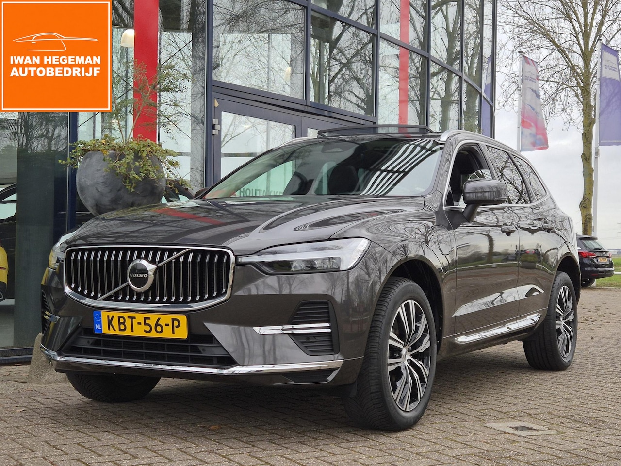 Volvo XC60 - 2.0 Recharge T8 AWD Inscription | SOH 98,96% | Panoramadak | Navigatie | Climate Control | - AutoWereld.nl