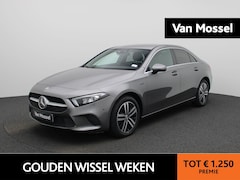 Mercedes-Benz A-klasse - 250 e | Navigatie | Camera | LED Koplampen | Half Lederen Bekleding | Privacy Glass | Lich