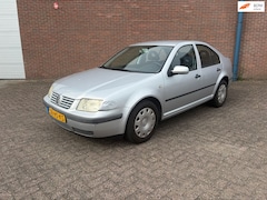 Volkswagen Bora - 1.6-16V airco