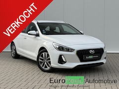 Hyundai i30 - 1.4 T-GDI Comfort | AUTOMAAT | Carplay | Camera | Stuur & stoelverwarming | Trekhaak