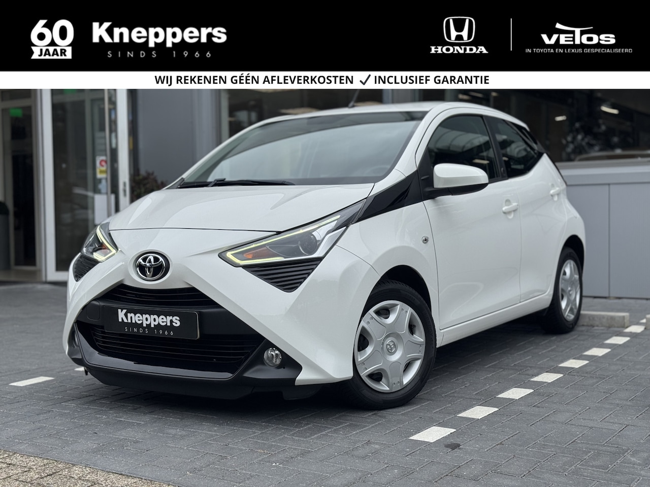 Toyota Aygo - 1.0 VVT-i x-play Automaat | GEEN AFLEVERKOSTEN |  Airco, Apple/Android - AutoWereld.nl