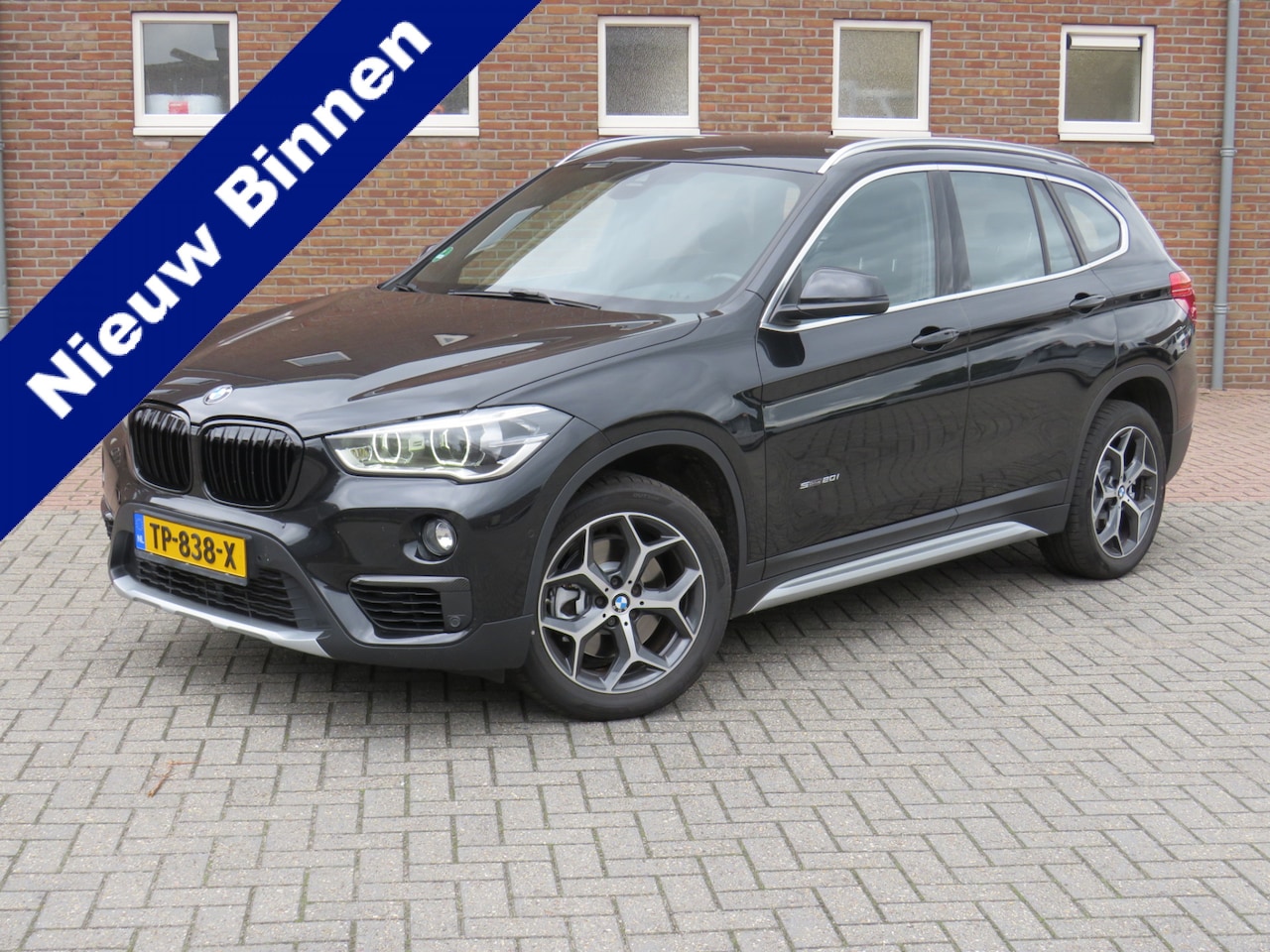 BMW X1 - sDrive20i Corporate Lease High Executive * Rijklaarprijs incl. garantie * Automaat * PDC V - AutoWereld.nl