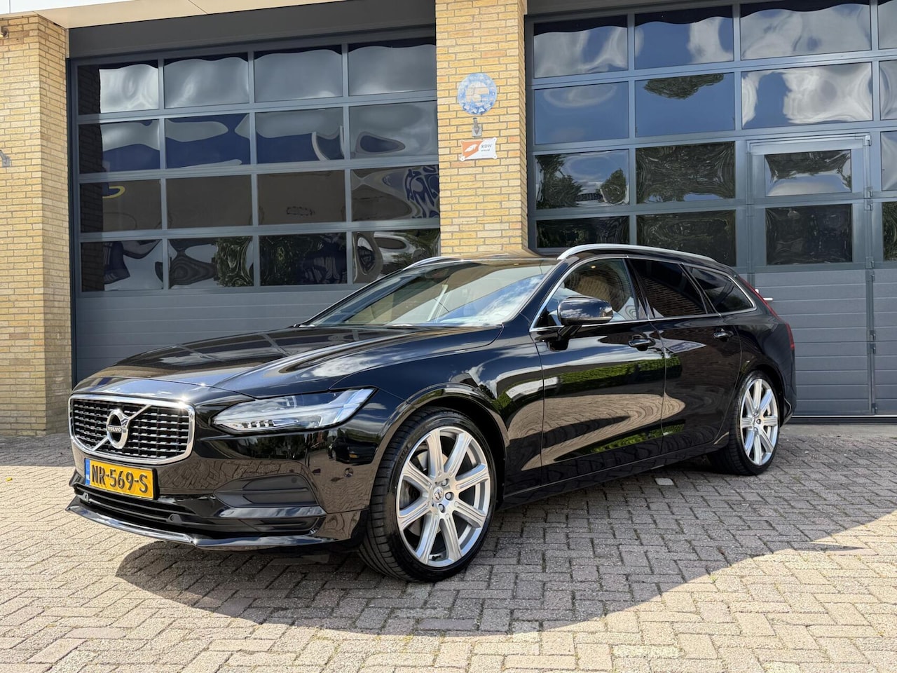 Volvo V90 - 2.0 T5 Momentum Pro Blis|Trekhaak|Acc|Pilot|Zitverlenging - AutoWereld.nl
