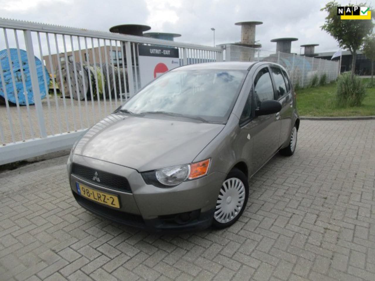 Mitsubishi Colt - 1.1 Edition One 1.1 Edition One - AutoWereld.nl