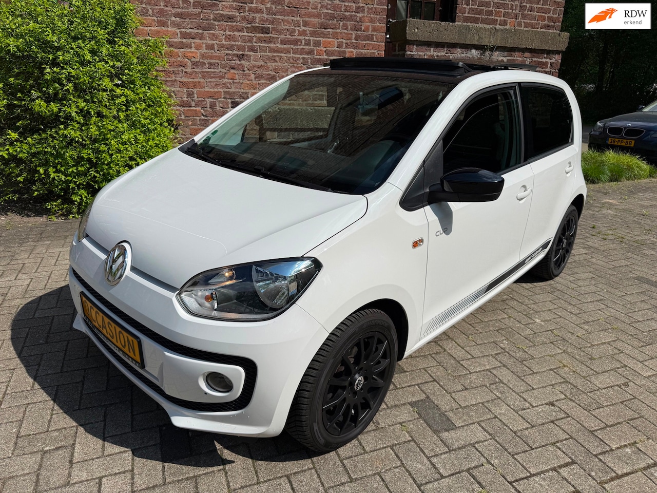 Volkswagen Up! - 1.0 move up! BlueMotion Cup Uitvoering Vol Optie 5Drs - AutoWereld.nl
