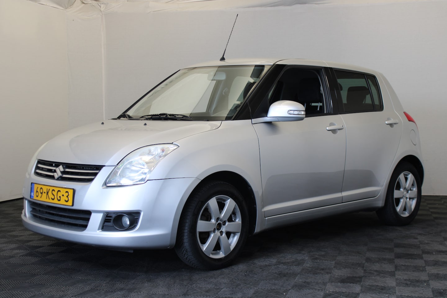 Suzuki Swift - 1.3 Limited |Stoelverwarming| - AutoWereld.nl