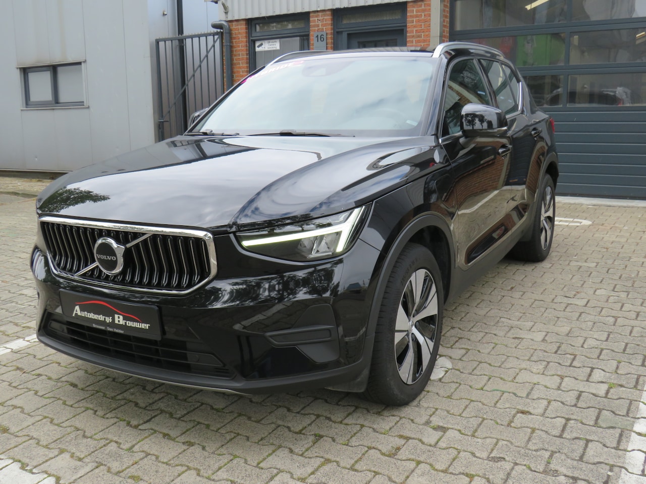 Volvo XC40 - 1.5 T4 Recharge Inscription Hybride BJ: 11-2022 - AutoWereld.nl