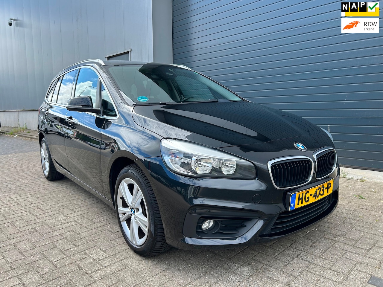 BMW 2-serie Gran Tourer - 216d Essential 7PERS NAVI NAP - AutoWereld.nl