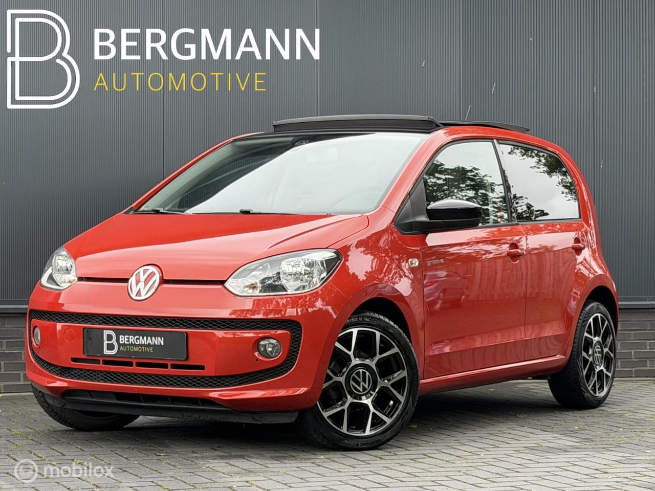 Volkswagen Up! - 1.0 Groove up!|5-deurs|navi|pano|16” LM - AutoWereld.nl