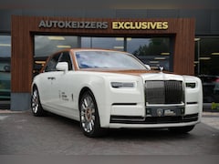 Rolls-Royce Phantom - 6.7 V12 Starlight Headliner Rear Theatre Individual Rear Seats 22-Inch Polished Wheels