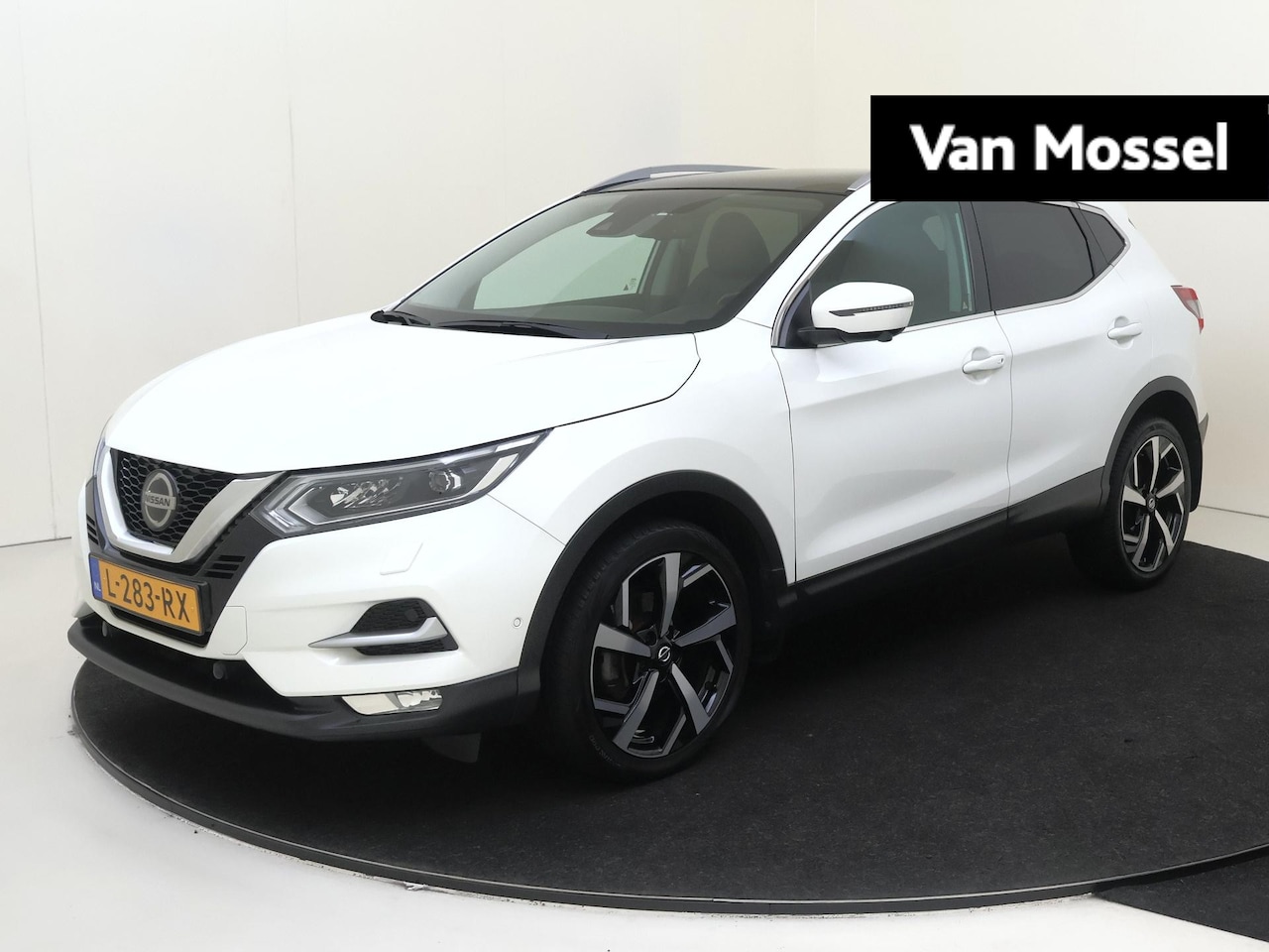 Nissan Qashqai - 1.3 DIG-T Tekna | Panoramadak | 360 graden camera | Climate control - AutoWereld.nl