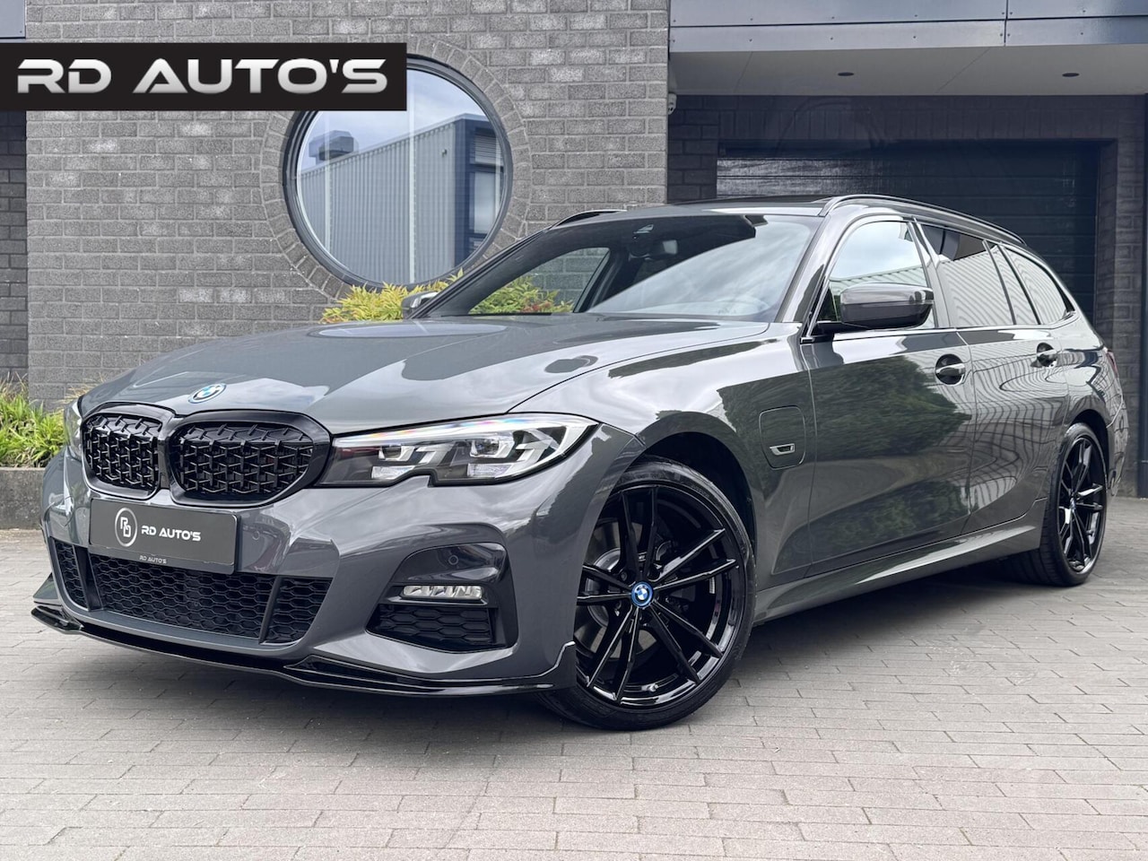 BMW 3-serie Touring - 320e M Sport Pano 1e Eigenaar Dravitgrau trekhaak - AutoWereld.nl