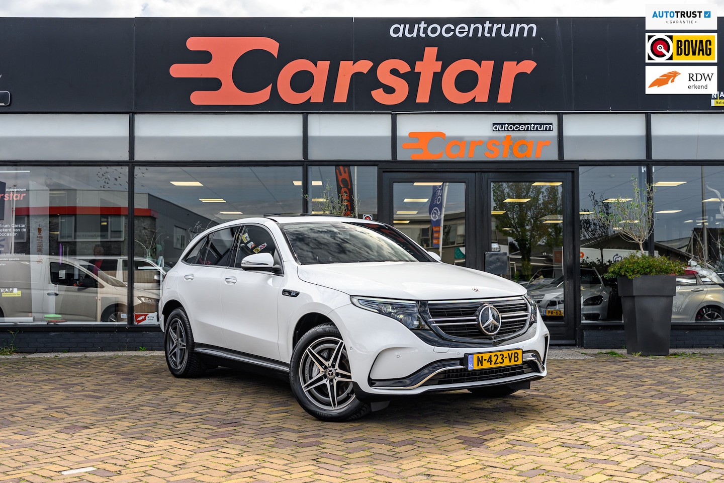 Mercedes-Benz EQC - 400 4MATIC 80 kWh|Dak|Camera|Car-Play - AutoWereld.nl