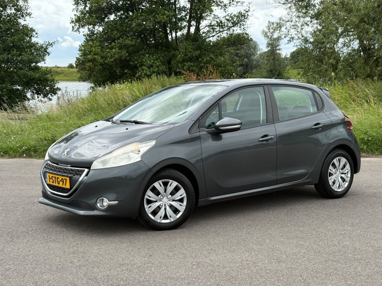 Peugeot 208 - 1.2 AUTOMAAT Distributie VV Trekhaak Navi Sensoren - AutoWereld.nl