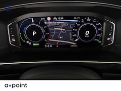 Volkswagen Tiguan - 1.4 TSI eHybrid R-Line Business 245 pk Automaat (DSG) | Navigatie | Panoramadak | Trekhaak