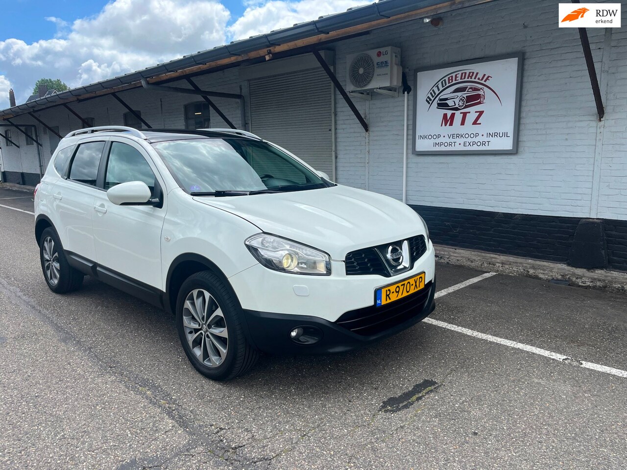 Nissan Qashqai+2 - 2.0 Optima| PANO|KEYLES|XENON|LEDER|STOEL VERWARMING - AutoWereld.nl