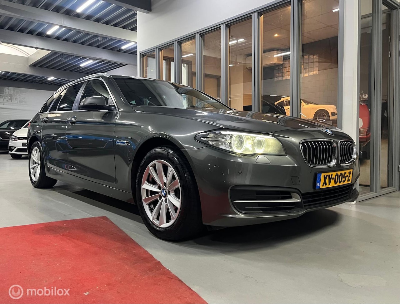 BMW 5-serie Touring - 518d High Exec. AUT. LEER NAVI CRUISE ZEER NETJES VOLLEDIG ONDERHOUDEN - AutoWereld.nl