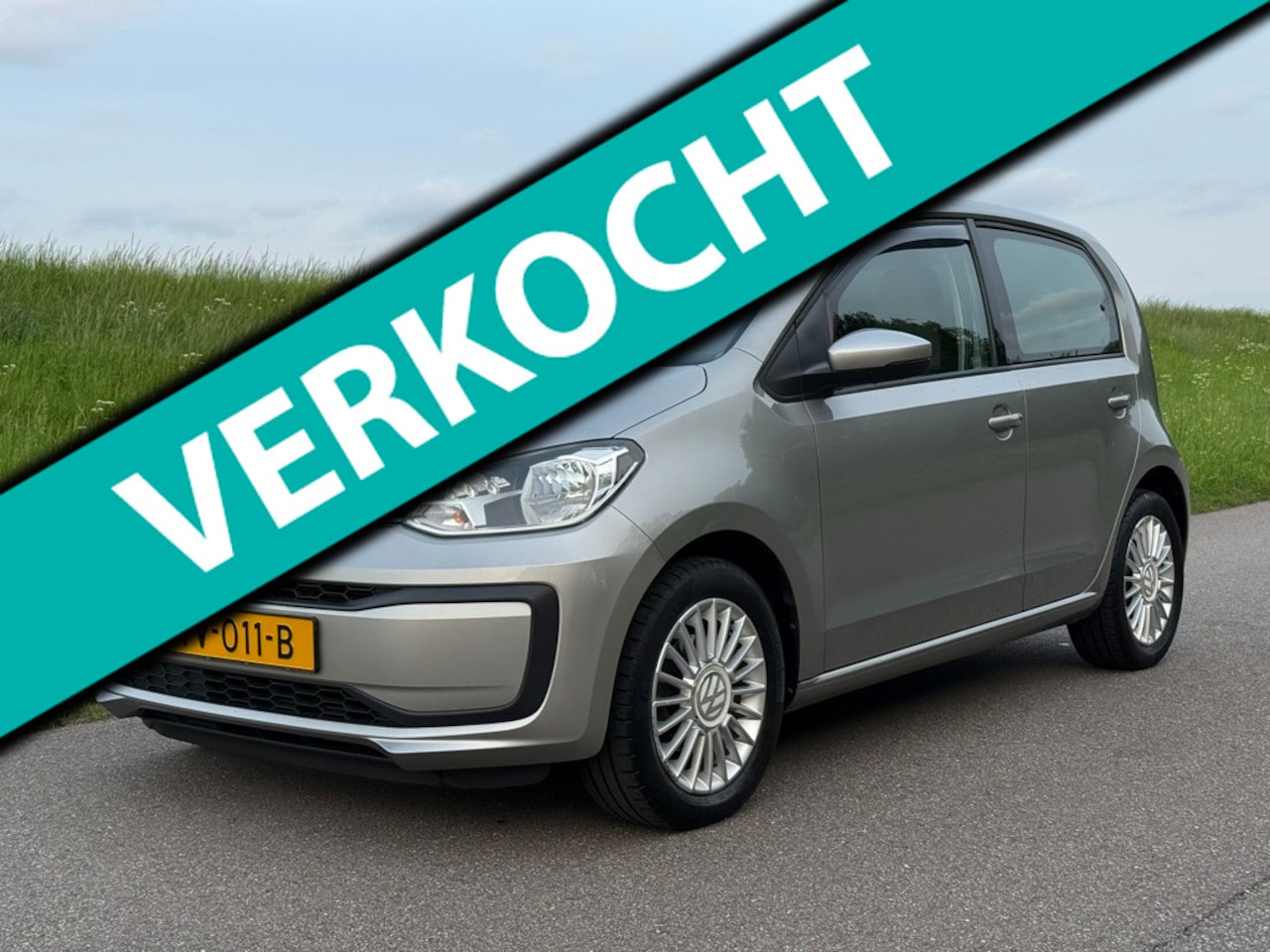 Volkswagen Up! - 1.0 BMT move up! | Airco | Origineel NL | DAB | BT | LM-velgen | LED - AutoWereld.nl