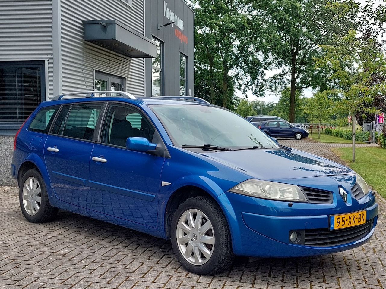 Renault Mégane Grand Tour - 2.0-16V Tech Line trekhaak climate control xenon verlichting - AutoWereld.nl
