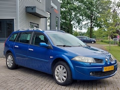 Renault Mégane Grand Tour - 2.0-16V Tech Line trekhaak climate control xenon verlichting