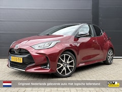 Toyota Yaris - 1.5 Hybrid Executive | Bi-Tone | Afn. trekhaak | Navigatie | Head-Up Display | NL-auto