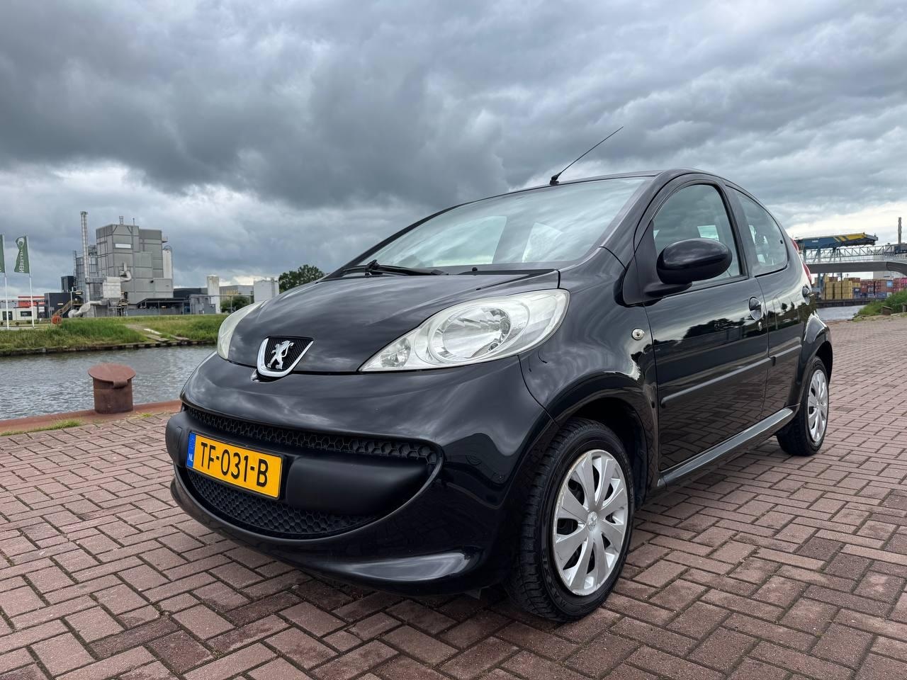 Peugeot 107 - 1.0-12V XS /Airco/St.bkr/5 drs/Nieuwe APK - AutoWereld.nl
