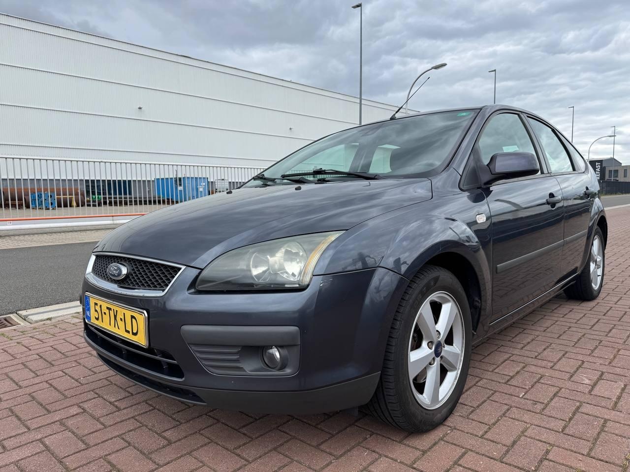 Ford Focus - 1.6-16V Futura /Airco/NAP/Trekhaak/Nieuwe APK - AutoWereld.nl