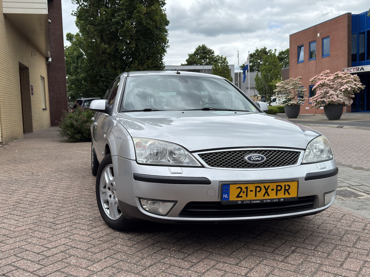 Ford Mondeo - 2.0-16V Futura Climate Control Cruise Elektrische Ramen - AutoWereld.nl