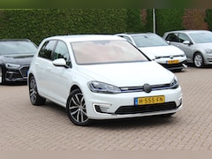 Volkswagen e-Golf - E-DITION / SoH 95, 1% / Warmtepomp / CarPlay / Keyless / 17'' / Parkeerhulp V+A / DAB / AC