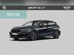 BMW 1-serie - M135i xDrive Panoramadak | Harman Kardon | Head Up | Schaalstoelen