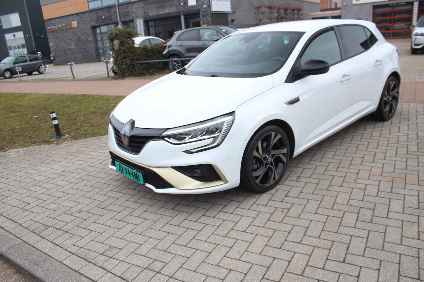 Renault Mégane E-Tech - 1.6 Plug-In Hybrid 160 R.S. Line Led-Navi-Carplay-Camera-Bose-Adapt. Cruise 12 Maanden Bov - AutoWereld.nl