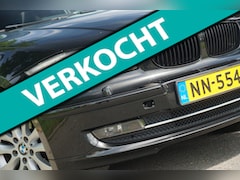 BMW 1-serie - 116i High Executive | Deep Sea Blue Metallic | Schuif/-Kanteldak/Stoelverwarming/Cruise/Cl