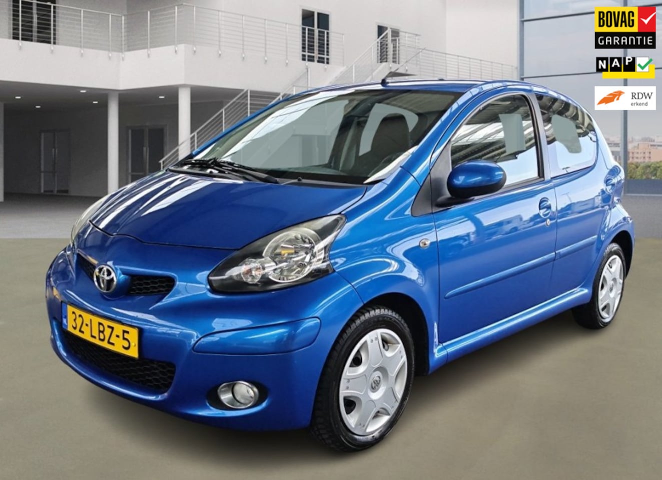 Toyota Aygo - 1.0-12V Dynamic Blue Airco +NAP NL-auto - AutoWereld.nl
